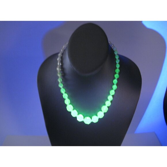 Uranium Glass Beaded Necklace Vintage 1910s Yellow Faceted 19 inch - Picture 11 of 11